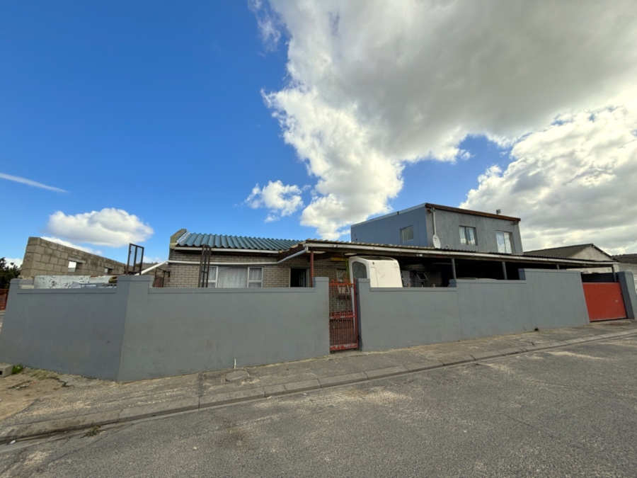 5 Bedroom Property for Sale in Belhar Western Cape